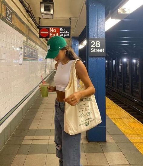 Bekväma Outfits, Tote Bag Outfit, Looks Pinterest, Foto Tips, Foto Poses, Mode Ootd, Outfit Trends, 가을 패션, 여자 패션