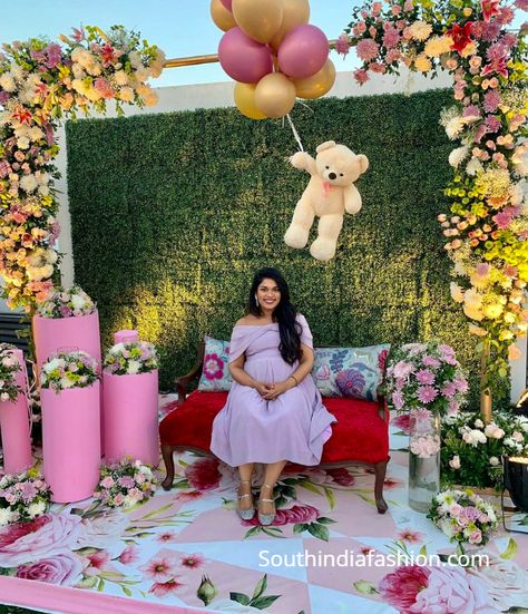 Sreeja Konidela's Baby Shower Photos – South India Fashion Sreeja Konidela, Indian Baby Shower Decorations, Naming Ceremony Decoration, Shower Photos, Indian Baby Showers, Baby Shower Balloon Decorations, Baby Shower Pictures, Baby Shower Photography, Baby Shower Theme Decorations