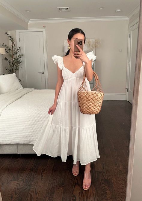 Long Summer Dress Outfits, Long Dress Outfits, White Dress Outfit, Cute White Dress, Postpartum Body, Maxi Dress Outfit, Spring Vacation, Long White Dress, Casual Dress Outfits