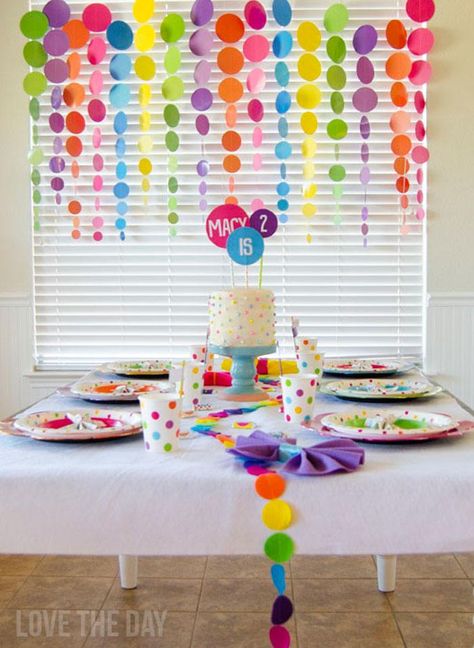 Celebrating a birthday my favorite way, with polka dots! A polka dot birthday party with bright colors, colorful backdrop, a scrumptious cake and a pinata. Ideas For Party Decorations, Polka Dot Party Decorations, Polka Dot Birthday Party, Streamer Party Decorations, Polka Dot Classroom, Wonka Party, Polka Dot Theme, Polka Dot Birthday, Colorful Birthday Party