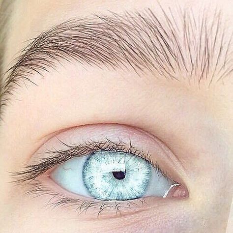 Crystal colored eyes so beautiful Photo Oeil, Beautiful Eyes Color, Light Blue Eyes, Behind Blue Eyes, Eye Photography, Aesthetic Eyes, Human Eye, Gorgeous Eyes, Colored Contacts