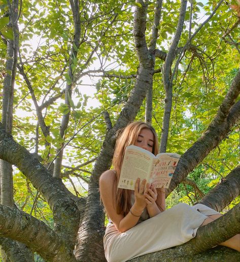 Books Nature Aesthetic, Hammock Pictures Photo Ideas, Outdoor Reading Photoshoot, Free Woman Aesthetic Summer, Read Outside, Natural Lifestyle Aesthetic, Summer Walks Aesthetic, District 7 Aesthetic, Reading In Park
