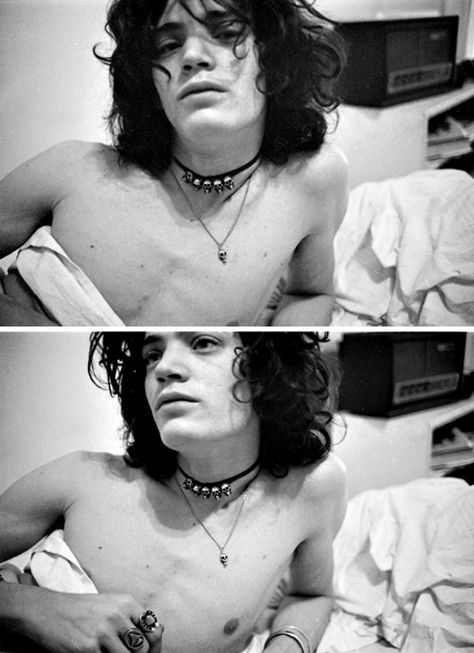 Robert Mapplethorpe Robert Mapplethorpe, Patti Smith Robert Mapplethorpe, Chelsea Hotel, Patti Smith, Famous Photographers, Catherine Deneuve, Just Kidding, White Photography, Photography Inspiration