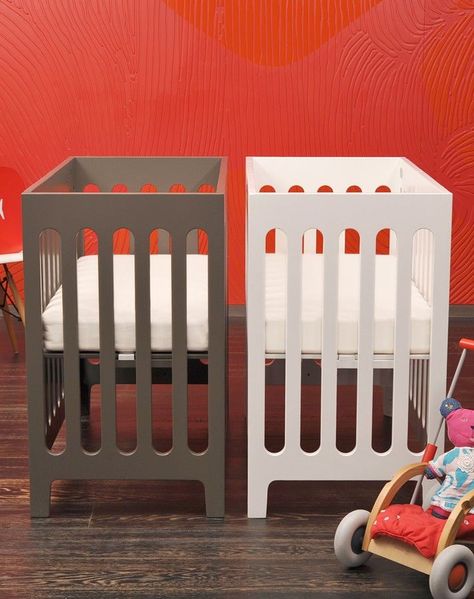 Twin Cribs - Beds made for twins Twin Baby Beds, Small Baby Cribs, Ikea Baby Room, Baby Cribs For Twins, Twin Cribs, Small Crib, Nursery Hacks, Ikea Baby, Childrens Curtains