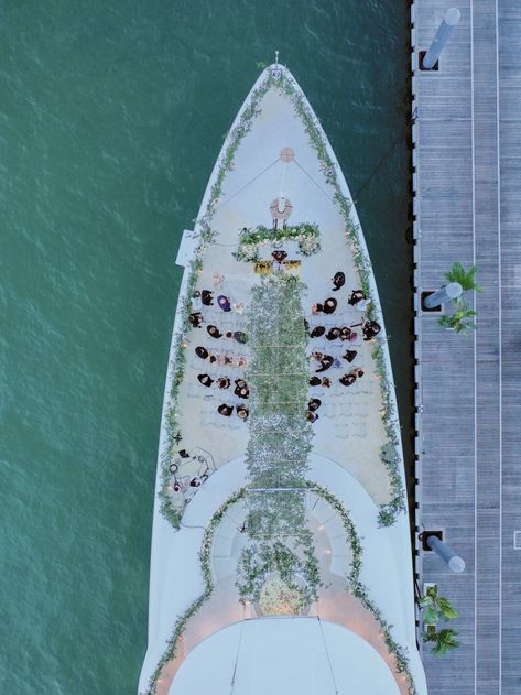 Miami Yacht Wedding – Marcy Blum Yacht Wedding Decor, Wedding Presentation, Miami Yacht, Sailboat Wedding, Cruise Ideas, Yacht Wedding, Boat Wedding, Luxury Boat, Tiny Wedding