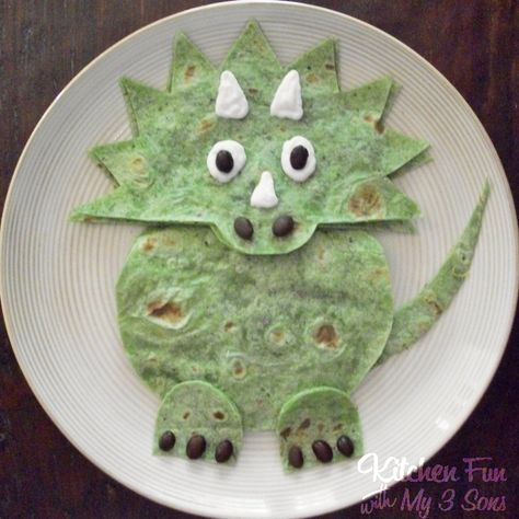 Dinosaur Quesadilla, Bear Pancakes, Kreative Snacks, Food Art For Kids, Edible Crafts, Mexican Dinner, Kitchen Fun, Fun Lunch, Easy Food Art