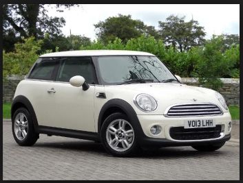 Car- Pepper White MINI Cream Mini Cooper Aesthetic, White Mini Cooper Aesthetic, Cream Mini Cooper, White Mini Cooper, Cream Car, Mini Cabrio, Mini Morris, Mini Cooper Countryman, Disney Cars Birthday