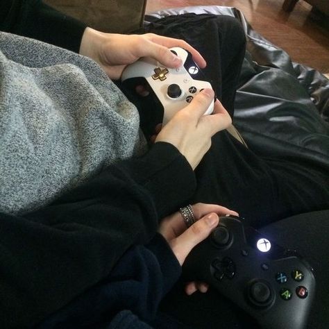 gaming Hommes Grunge, Gay Tumblr, Kuroo Tetsurou, Kenma Kozume, Goals Pictures, Mia 3, Ulzzang Couple, Foto Art, Relationship Goals Pictures
