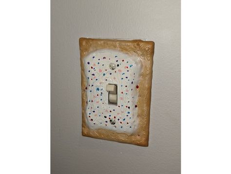 Clay Light Switch Cover Diy, Light Switch Covers Clay, Air Dry Clay Light Switch Cover, Polymer Clay Light Switch Cover, Weird Diy Decor, Light Switch Art Paint, Light Switch Cover Ideas, Diy Light Switch Cover Ideas, Clay Light Switch Cover