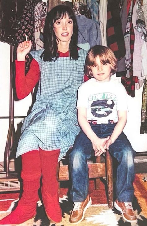 Shelley Duvall and Danny Lloyd on the set of "The Shining", 1980. Tumblr, Shelly Duvall, Wendy Torrance, 1980s Horror Movies, Danny Lloyd, Stanley Kubrick The Shining, The Shining 1980, Horror Movie Scenes, Shelley Duvall