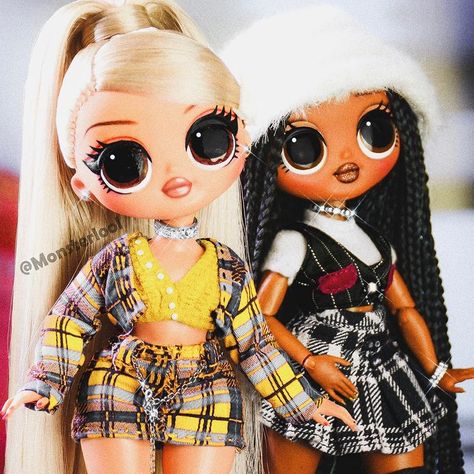 🐍MONSTERLOOL🐍 en Instagram: “✨Classic expensive you don’t get to touch ✨ . After a year of procrastinating I finally decided to take a picture of my 2 Custom omg dolls…” Lol Omg Dolls Aesthetic, Cher Dionne, Lol Omg Dolls, Omg Dolls, Disney Pop Art, Doll Backgrounds, Lol Doll, Lol Omg, Baby Doll Nursery