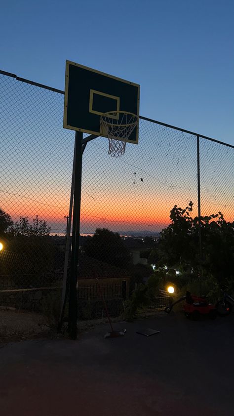 sunset at basketball court Greece, Basketball Court Pictures, Sunset City, Going For Gold, Love And Basketball, Summer Dream, Aesthetic Pictures, Mood Board, Basketball Court
