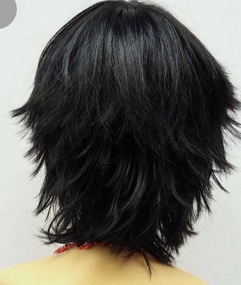 Shirt Shag Haircut, Choppy Layers For Short Hair, Layered Mullet Female, Pelo Wolf Cut, Alternative Short Hair Grunge, Wolf Cut Hairstyles Short, Short Fluffy Wolf Cut, Short Wolfcut Hair, Wolf Short Hair