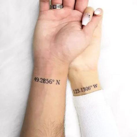 Matching Tattoos For Long Distance, Distance Tattoos, Friend Tattoos Small, Tattoo Amor, Cute Matching Tattoos, Simple Tattoos For Guys, Small Shoulder Tattoos, Relationship Tattoos, Bestie Tattoo