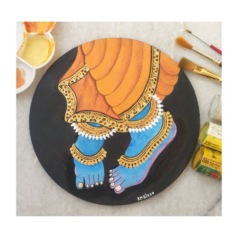 Radha Krishna Mdf Design, Krishna Charan Painting, Painting On Round Board, Painting Ideas On Mdf Board, Lippan Art Krishna Painting, Paintings On Mdf Board, God Painting Indian Canvas, Round Mdf Board Art, Circle Mdf Board Painting