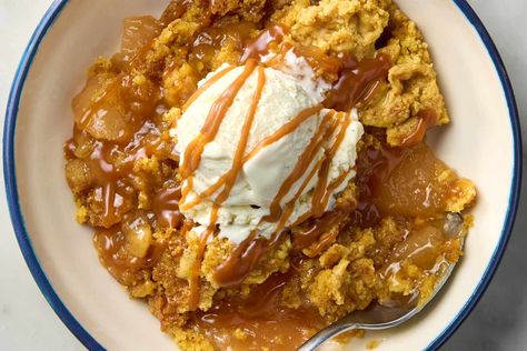 Easier than apple pie. Pie, Carmel Apple Dump Cake, Dessert For Fall, Apple Dump Cake, Caramel Apple Dump Cake, Dump Cake, Easy Dinners, Caramel Apple, Yummy Desserts