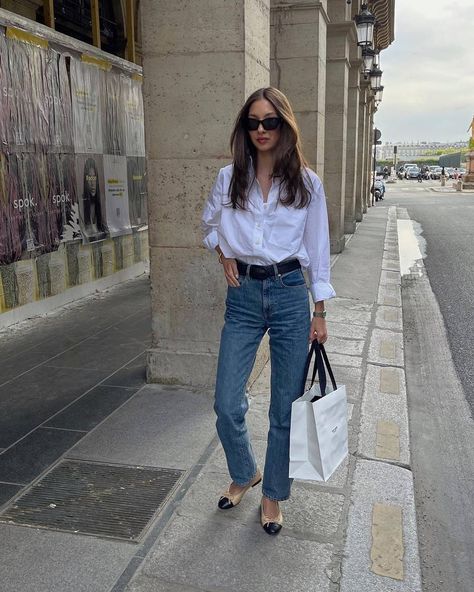 5 Chic Outfit Ideas Featuring Flats and Jeans | Who What Wear Ballerina Flats Outfit, French Girl Outfits, Paris Outfit Ideas, Ballet Flats Outfit, Outfits Sommer, Ballerina Outfit, Style Parisienne, Parisienne Chic, Look Jean