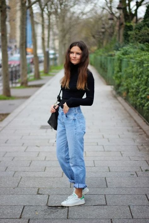 All about the boyfriend jeans. Boyfriend Jeans Outfit, Mode Retro, Chique Outfits, Mom Jeans Outfit, Comfy Jeans, Blazer Outfit, Moda Jeans, Blouse Jeans, Urban Street Style