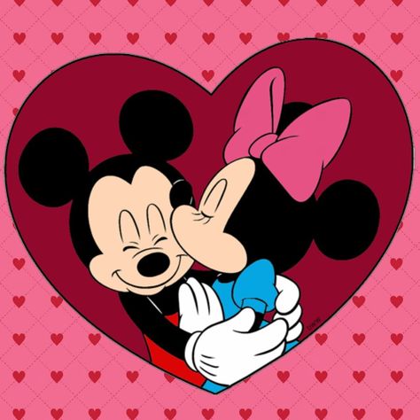 Mickey And Minnie Painting, Mickey Minnie Love, Arte Do Mickey Mouse, Minnie Mouse Drawing, Mickey And Minnie Kissing, Mickey And Minnie Love, Minnie Mouse Pictures, Mickey Mouse Pictures, Mouse Drawing