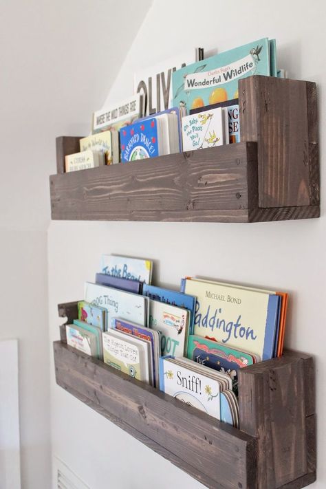 See how Caitlin from The Picket Fence Projects whipped up these rustic bookshelves Wooden Bookshelves, Rustic Bookshelves, Perlengkapan Bayi Diy, Diy Buch, Rustic Bookshelf, Bookshelves Kids, Scrap Wood Projects, Bookshelves Diy, Baby Diy