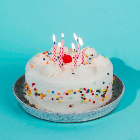 Essen, Cake Gif, Birthday Cake Gif, Whats For Lunch, Happy Birthday Video, Baby Birthday Cakes, Glitter Birthday, Cake Delivery, Candle Cake