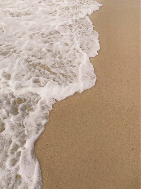 Beige Beach Aesthetic Wallpaper Laptop, Sand Colour Aesthetic, Beige Ocean Aesthetic, Beige Summer Wallpaper, Instagram Highlight Icons Beach, Cream Beach Aesthetic, Sand Wallpaper Aesthetic, Beige Lockscreen Aesthetic, Beige Beach Aesthetic