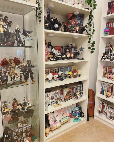 Anime Themed House, Figurine Shelf Display, Anime Home Decor Ideas, Anime Themed Rooms, Anime Theme Bedroom, Anime Theme Room, Anime Shelf Ideas, Anime Decor Bedroom, Anime Figure Shelf