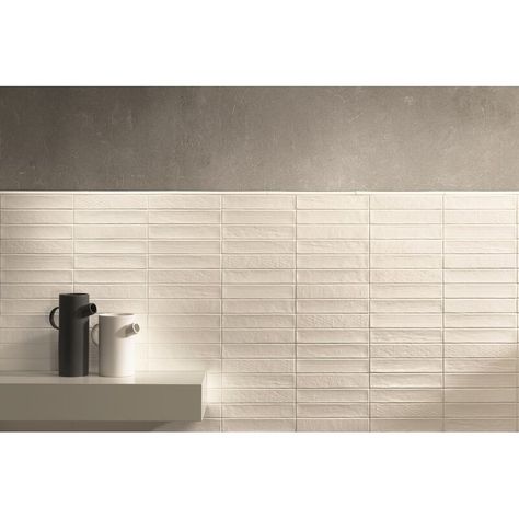 Matt Subway Tiles Kitchen, Textured White Tile Backsplash, Matte White Backsplash Kitchen, Textured Tile Backsplash, Textured Subway, Modern Kitchen Tiles, Marble Backsplash Kitchen, White Tile Backsplash, White Kitchen Backsplash