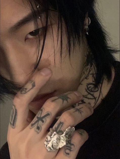 Hot Emo Guys With Piercings, Tattoo Boy Aesthetic, Emo Asian Boy, Asians With Tattoos Men, Boy With Tattoos, Men's Piercings, Hot Emo Guys, Asian Tattoos, Emo Guys