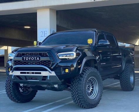 Trail Tacoma on Instagram: “Another black 3rd Gen seems to be the right way to cap the day 👀@black_tacoma looking the absolute cleanest 👌🏻Dope shot man 📸…” Toyota Tacoma Blacked Out, Blacked Out Tacoma, Black Tacoma, Custom Toyota Tacoma, Toyota Tacoma Black, Truck Builds, 2006 Toyota Tacoma, 3rd Gen Tacoma, 2012 Toyota Tacoma