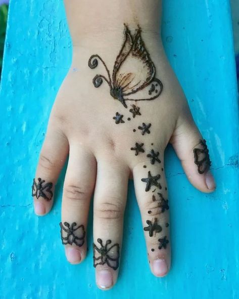 Simple Mehndi Designs For Kids Beautiful Pictures - Baby Girl Mehndi Design, Backhand Mehndi Designs Simple, Easy Mehndi Designs For Kids, Henna Designs Kids, Simple Mehndi Designs For Kids, Butterfly Mehndi, Mehandi Designs For Kids, Aesthetic Mehndi Designs, Mehendi Designs For Kids