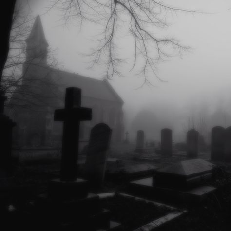 Paradis Sombre, Goth Core, Gothic Culture, Church Aesthetic, Goth Wallpaper, Gothic Church, Old Cemeteries, Victorian Goth, Gothic Aesthetic