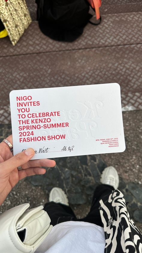 Pr Event Invitation, Paris Fashion Week Invitation, Fashion Show Invitation Ideas, Fashion Brand Invitation, Private Event Invitation, Fashion Show Invites, Fashion Show Invitation Design, Fashion Show Invitation Card Design, Art Exhibit Invitation