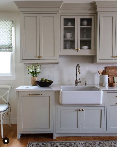 24 Beige Kitchen Cabinets That Are The New White Beige Kitchen Cabinets, Greige Kitchen, Cream Kitchen Cabinets, Off White Cabinets, Off White Kitchens, Beige Cabinets, Fresh Farmhouse, Elizabeth Street, Beige Kitchen