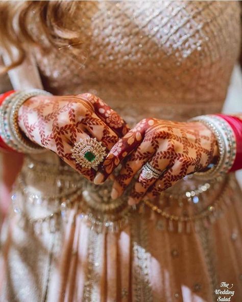 11 Pieces Of Jewellery That Every Bride Needs In Her Trousseau Apart From The Bridal Set | WedMeGood Traditional Henna Designs, Indian Henna Designs, Pakistani Brides, मेहंदी डिजाइन, Pengantin India, Indian Henna, Bridal Henna Designs, Minimalist Bride, Engagement Mehndi Designs