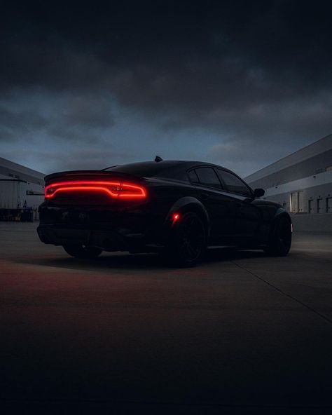 Dodge Charger Gt Black, Charger Srt Hellcat Aesthetic, Dodge Charger Srt Wallpaper, Doge Charger Srt, Black Hellcat Charger, Black Dodge Charger Hellcat, Hellcat Charger Aesthetic, Dodge Charger Wallpapers, Dodge Charger Aesthetic