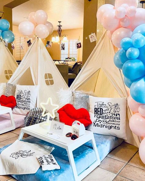 Ava's 15th Swiftie Sleepover | CatchMyParty.com Taylor Swift Sleepover Tents, Taylor Swift Birthday Party Ideas Kids, Taylor Swift Sleepover Ideas, Taylor Swift Sleepover, Swiftie Sleepover, Taylor Swift Eras Birthday Party, Eras Birthday Party, Birthday Taylor Swift, Taylor Swift Cake