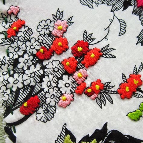embroidered printed fabric Diy Broderie, Patterned Fabric, Modern Embroidery, Embroidery Inspiration, Ribbon Embroidery, Embroidery Techniques, Embroidery And Stitching, Beautiful Embroidery, Crazy Quilts
