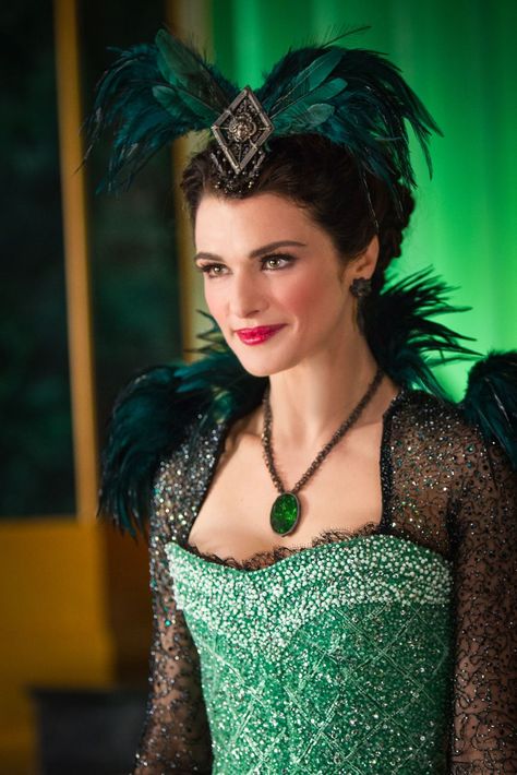 Mila Kunis, Rachel Weisz, Oz The Great And Powerful, Green Costumes, Leather Bustier, Stage Costume, Costume Drama, Beautiful Costumes, Michelle Williams