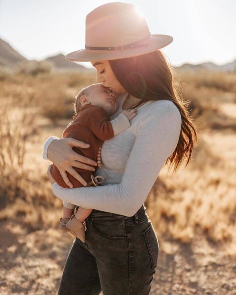 Mom And Baby Photography, Outdoor Newborn Photos, Mommy Pictures, 3 Month Old Baby Pictures, Outdoor Newborn Photography, Outdoor Baby Photography, Fall Baby Pictures, Mommy Daughter Pictures, Daughter Pictures