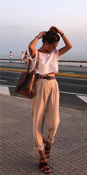 Mexico City Womens Fashion, Boujee Boho Outfits, Summer At The Beach Outfits, Minimalist Womens Outfits, Parisian Style Clothing, Modern Boho Womens Fashion, Spring Womens Outfits 2024, 2023 Fashion Trends Going Out, Boho Work Attire