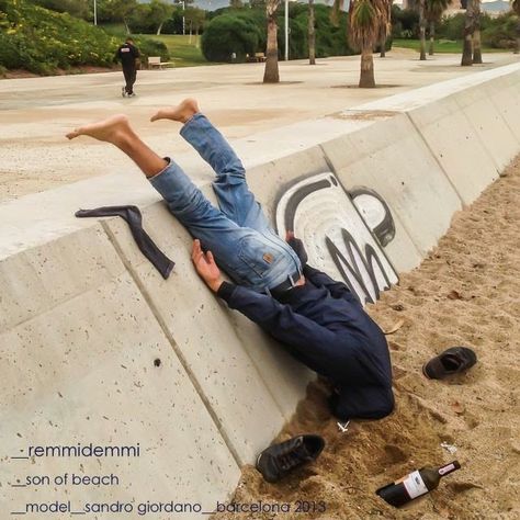 Italian photographer takes bizarre staged accident photographs. http://www.archipelagofiles.com/2014/04/these-staged-accident-photographs-by.html Tumblr, Humour, Surrealism, People Tripping And Falling Funny, Alcohol Humor, Foto Shoot, People Poses, Italian Artist, Its A Wonderful Life