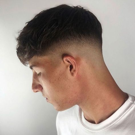 Medium Skin Fade, Low Skin Fade Haircut, Men Short Hair Fade, Medium Fade Haircut, Hair Types Men, Taper Fade Short Hair, Low Taper Fade Haircut, Mid Skin Fade, Men Fade Haircut Short