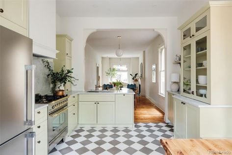 1900s Kitchen, Restored Victorian Homes, Victorian Home Renovation, 1950s Kitchen Decor, 1920s Kitchen, Old Victorian Homes, Built In Banquette, 1950s Kitchen, White Wash Brick