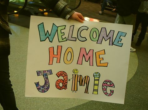 Welcome Back Home Sign Airport, Welcome Home Signs From Hospital, Welcome Back Sign Airport, Welcome Back Airport Signs, Welcome Home Airport Signs, Welcome Home Poster Ideas Airport, Welcome Home Signs Airport, Funny Welcome Home Signs, Welcome Home Ideas