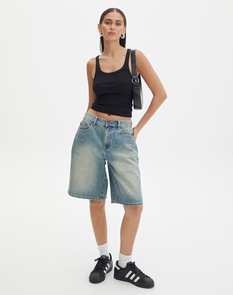 These jorts are a long line, wide leg, mid rise fit. Styling Jorts Girl, Long Jorts Women, Low Rise Jorts, Jorts Womens Fit, Jorts Women, Jort Outfits, Jorts Outfits, Cute School Fits, Jorts Outfit