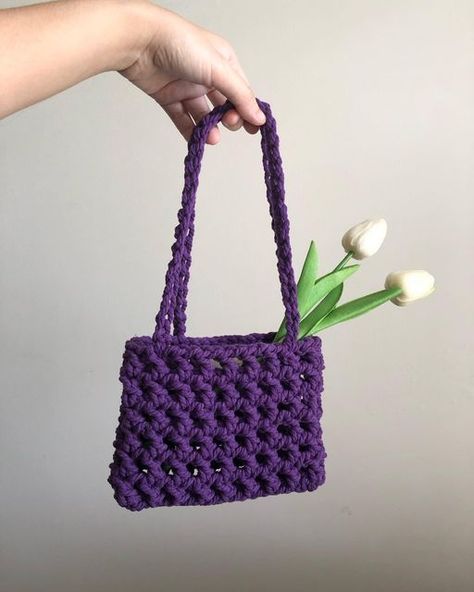 Crochet Projects Purple, Crochet Bag Purple, Purple Crochet Ideas, Purple Crochet Bag, Dark Purple Crochet, Tote Crochet Bag, Handbags Crochet, Crochet Purple, Finger Crochet