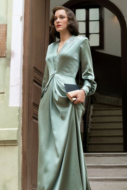 Marion Cotillard | Allied Marion Cotillard, 40s Mode, Robes Glamour, Mode Retro, فستان سهرة, Stil Inspiration, Modieuze Outfits, 1940s Fashion, Look Vintage