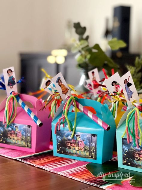 How To Make Party Favor Boxes, Party Favors Boxes Ideas, Party Favor Boxes Birthday, Encanto Party Favors Diy, Encanto Party Bags, Encanto Birthday Favors, Party Favor Boxes Ideas, Encanto Favors, Encanto 1st Birthday Party