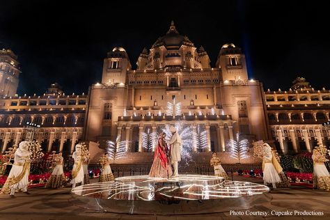 wedding ceremony bride groom candid moments romantic destination wedding photoshoot floral decor beautiful scenic set decoration, golden wedding picture wedding, indian wedding, indian royal wedding Indian Fort Wedding, Rajasthan Destination Wedding, Punjabi Destination Wedding, Indian Castle Wedding, Palace Wedding Aesthetic, Dreamy Indian Wedding, Palace Wedding Indian, Indian Wedding Destination, Royal Wedding Decorations Indian